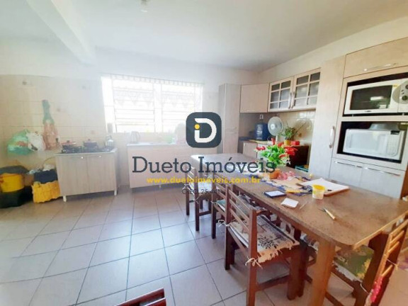 Imagem Casa com 3 Quartos à Venda, 240 m² em Camobi - Santa Maria