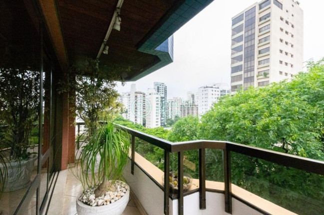 Apartamento com 3 Quartos à Venda, 350 m² em Moema - São Paulo