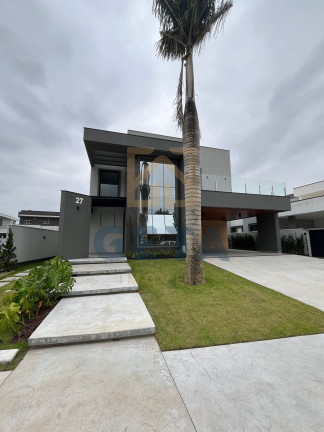 Sobrado com 4 Quartos à Venda, 270 m² em Santa Regina  - Camboriú