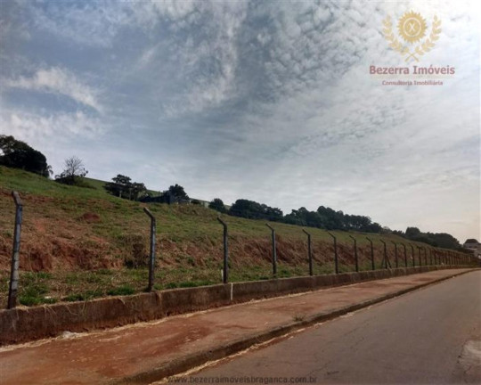 Imagem Terreno à Venda, 37.000 m² em Taboão - Bragança Paulista Imagem Terreno à Venda, 37.000 m² em Taboão - Bragança Paulista