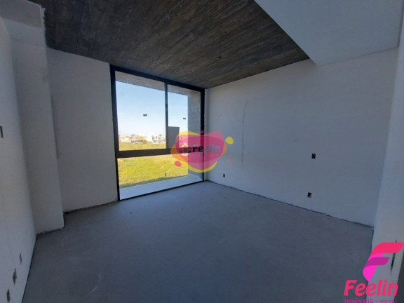 Imagem Casa com 3 Quartos à Venda, 165 m² em Campeche - Florianópolis Imagem Casa com 3 Quartos à Venda, 165 m² em Campeche - Florianópolis