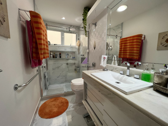 Imagem Imóvel com 2 Quartos à Venda, 64 m² em Tijuca - Rio De Janeiro Imagem Imóvel com 2 Quartos à Venda, 64 m² em Tijuca - Rio De Janeiro