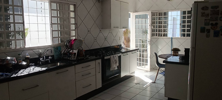 Imagem Casa com 4 Quartos à Venda, 480 m² em Cuiabá Imagem Casa com 4 Quartos à Venda, 480 m² em Cuiabá