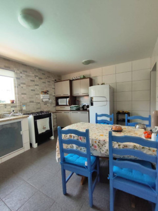 Imagem Casa com 5 Quartos à Venda, 240 m² em Salvador