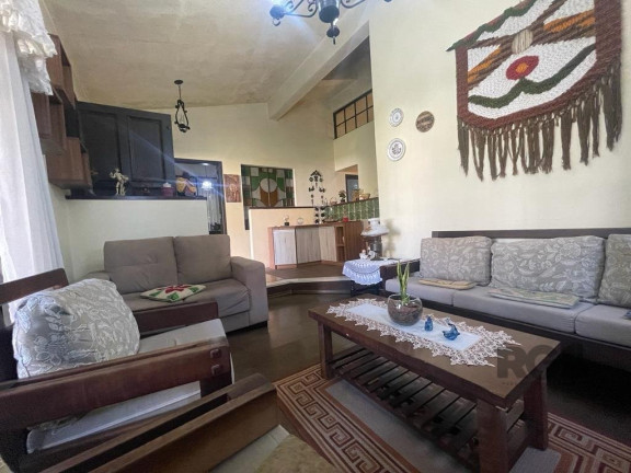 Imagem Casa com 2 Quartos à Venda, em Cavalhada - Porto Alegre Imagem Casa com 2 Quartos à Venda, em Cavalhada - Porto Alegre