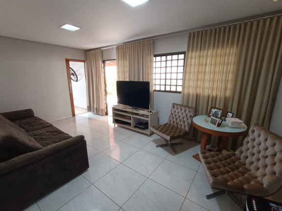 Imagem Casa com 3 Quartos à Venda, 212 m² em Parque Flamboyant - Aparecida De Goiania Imagem Casa com 3 Quartos à Venda, 212 m² em Parque Flamboyant - Aparecida De Goiania