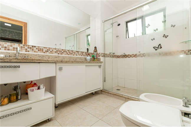 Imagem Imóvel com 3 Quartos à Venda, em Vila Ipiranga - Porto Alegre Imagem Imóvel com 3 Quartos à Venda, em Vila Ipiranga - Porto Alegre