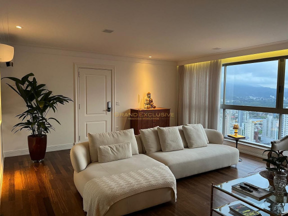 Imagem Apartamento com 3 Quartos à Venda, 159 m² em Centro - Balneário Camboriú Imagem Apartamento com 3 Quartos à Venda, 159 m² em Centro - Balneário Camboriú
