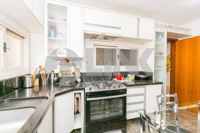 Imagem Imóvel com 3 Quartos à Venda, 217 m² em Boa Vista - Porto Alegre