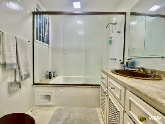 Imagem Casa com 3 Quartos à Venda, 220 m² em Estreito - Florianópolis