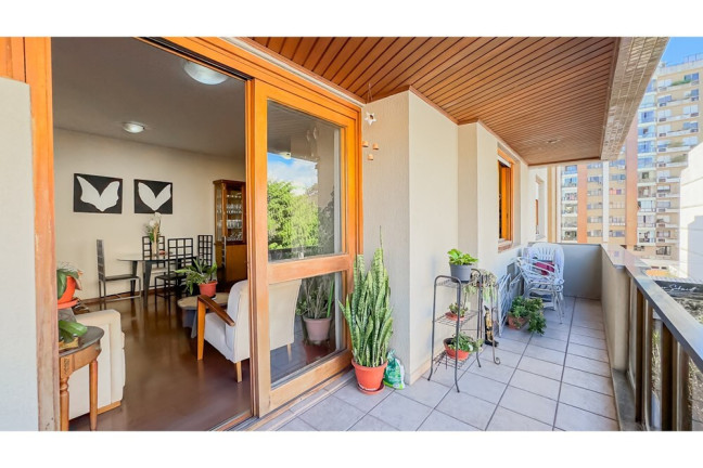Imagem Imóvel com 3 Quartos à Venda, 121 m² em Auxiliadora - Porto Alegre Imagem Imóvel com 3 Quartos à Venda, 121 m² em Auxiliadora - Porto Alegre