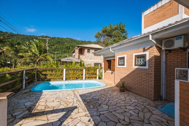 Imagem Casa de Condomínio com 3 Quartos à Venda, 160 m² em Cachoeira Do Bom Jesus - Florianópolis Imagem Casa de Condomínio com 3 Quartos à Venda, 160 m² em Cachoeira Do Bom Jesus - Florianópolis
