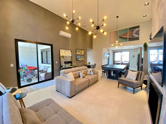 Imagem Casa com 3 Quartos à Venda, em Xangri-lá Imagem Casa com 3 Quartos à Venda, em Xangri-lá