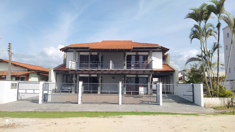 Imagem Sobrado com 6 Quartos à Venda, 499 m² em Balneário Uirapuru - Itapoá Imagem Sobrado com 6 Quartos à Venda, 499 m² em Balneário Uirapuru - Itapoá