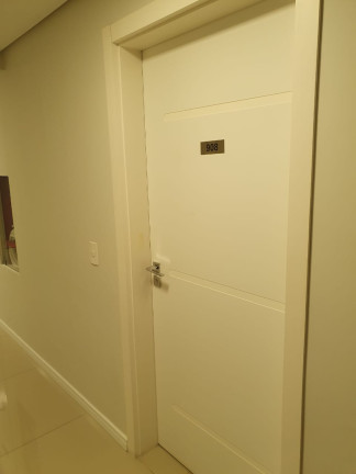Sala Comercial à Venda, 38 m² em Medianeira - Caxias Do Sul