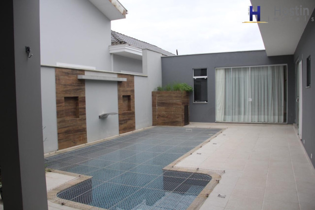Imagem Casa com 3 Quartos à Venda, em Glória - Joinville Imagem Casa com 3 Quartos à Venda, em Glória - Joinville