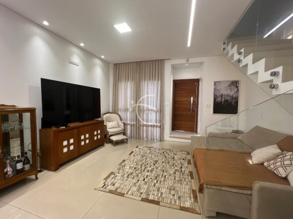 Imagem Casa com 3 Quartos à Venda, em Glória - Joinville Imagem Casa com 3 Quartos à Venda, em Glória - Joinville