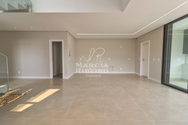 Imagem Casa com 3 Quartos à Venda, 237 m² em Lagoa Da Conceição - Florianópolis Imagem Casa com 3 Quartos à Venda, 237 m² em Lagoa Da Conceição - Florianópolis