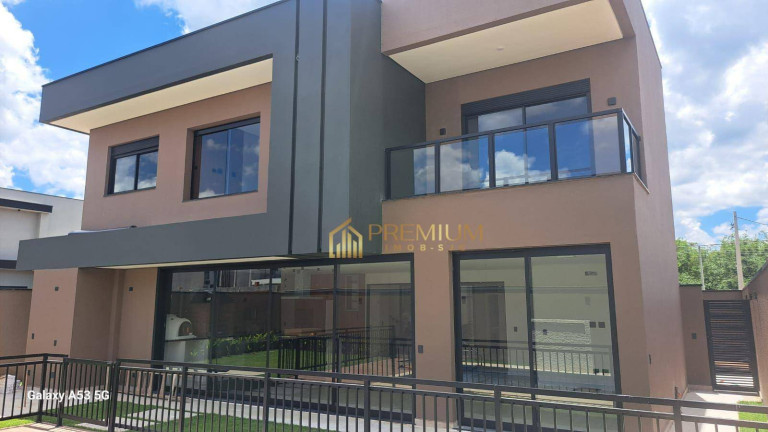 Sobrado com 4 Quartos à Venda, 346 m² em água_ Soca - São José Dos Campos