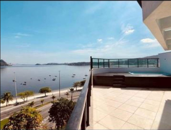 Apartamento com 4 Quartos à Venda, 240 m² em Charitas - Niterói