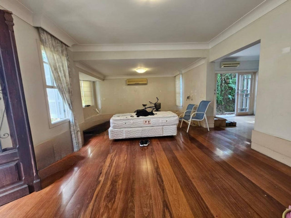 Imagem Sobrado com 3 Quartos à Venda, 340 m² em Gonzaga - Santos Imagem Sobrado com 3 Quartos à Venda, 340 m² em Gonzaga - Santos