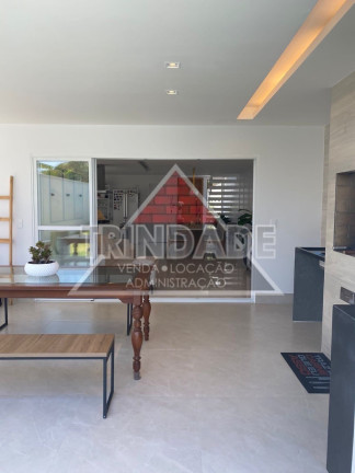 Imagem Casa com 3 Quartos à Venda, 500 m² em Guaratiba - Rio De Janeiro Imagem Casa com 3 Quartos à Venda, 500 m² em Guaratiba - Rio De Janeiro