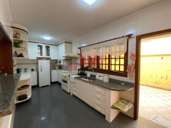 Imagem Sobrado com 7 Quartos à Venda, 438 m² em Grandesp - Itanhaém