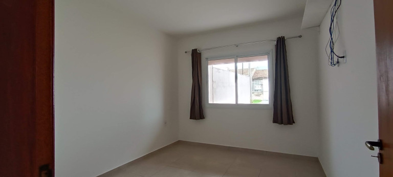 Imagem Casa com 2 Quartos à Venda, 52 m² em Jardim Iruama - Campo Largo