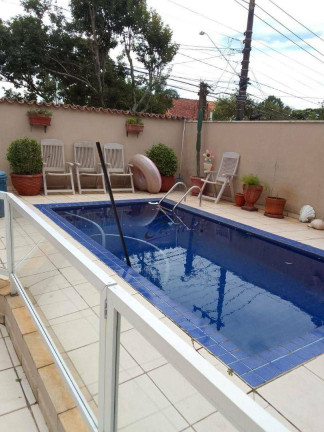Imagem Casa com 5 Quartos à Venda, 190 m² em Granja Viana - Carapicuíba Imagem Casa com 5 Quartos à Venda, 190 m² em Granja Viana - Carapicuíba