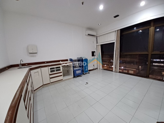 Sala Comercial à Venda, 41 m² em Várzea - Teresópolis