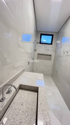 Imagem Casa com 3 Quartos à Venda, 325 m² Imagem Casa com 3 Quartos à Venda, 325 m²