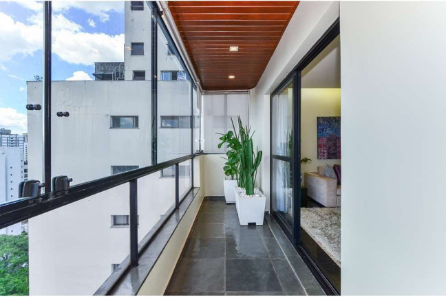 Apartamento com 3 Quartos à Venda, 250 m² em Moema - São Paulo