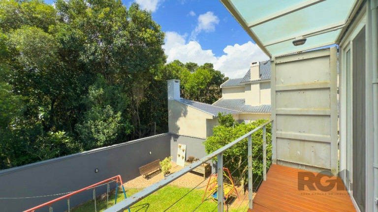 Imagem Casa com 3 Quartos à Venda, 333 m² em Teresópolis - Porto Alegre Imagem Casa com 3 Quartos à Venda, 333 m² em Teresópolis - Porto Alegre