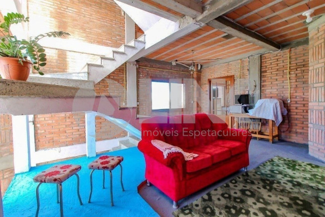 Imagem Casa com 5 Quartos à Venda, 600 m² em Jardim Leopoldina - Porto Alegre Imagem Casa com 5 Quartos à Venda, 600 m² em Jardim Leopoldina - Porto Alegre