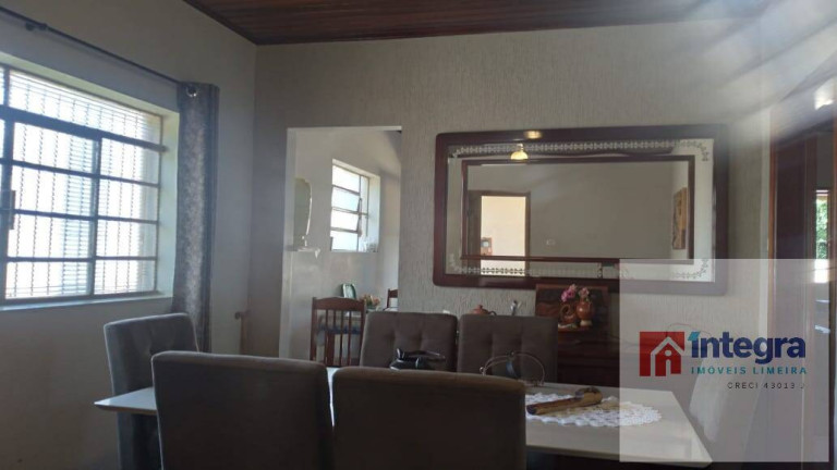 Imagem Casa com 2 Quartos à Venda, 186 m² em Vila Camargo - Limeira