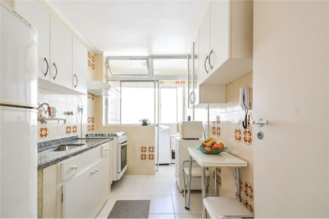 Imagem Imóvel com 1 Quarto à Venda, em Pinheiros - São Paulo Imagem Imóvel com 1 Quarto à Venda, em Pinheiros - São Paulo