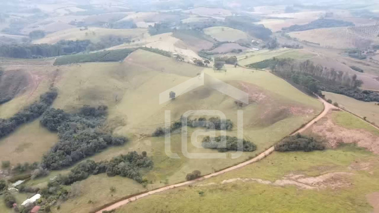 Imagem Imóvel com 2 Quartos à Venda, 29 m² em Pessegueiros - Campestre Imagem Imóvel com 2 Quartos à Venda, 29 m² em Pessegueiros - Campestre