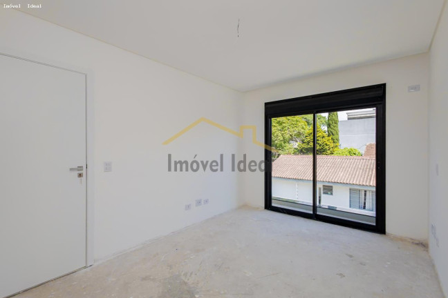 Imagem Casa com 3 Quartos à Venda, 131 m² em Hauer - Curitiba Imagem Casa com 3 Quartos à Venda, 131 m² em Hauer - Curitiba