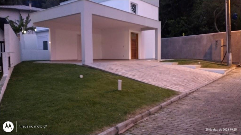 Imagem Casa com 2 Quartos à Venda, 192 m² em Cachoeira Do Bom Jesus - Florianópolis Imagem Casa com 2 Quartos à Venda, 192 m² em Cachoeira Do Bom Jesus - Florianópolis