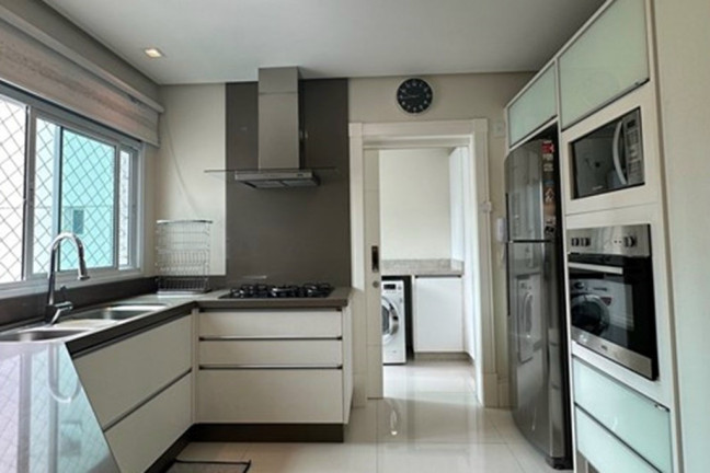 Imagem Imóvel com 3 Quartos à Venda, 136 m² em Centro - Balneário Camboriú Imagem Imóvel com 3 Quartos à Venda, 136 m² em Centro - Balneário Camboriú