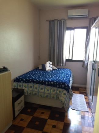Imagem Casa com 3 Quartos à Venda, em Centro - Santa Maria Imagem Casa com 3 Quartos à Venda, em Centro - Santa Maria