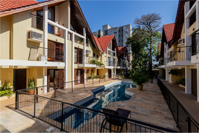 Imagem Casa de Condomínio com 4 Quartos à Venda, 180 m² em Tristeza - Porto Alegre Imagem Casa de Condomínio com 4 Quartos à Venda, 180 m² em Tristeza - Porto Alegre