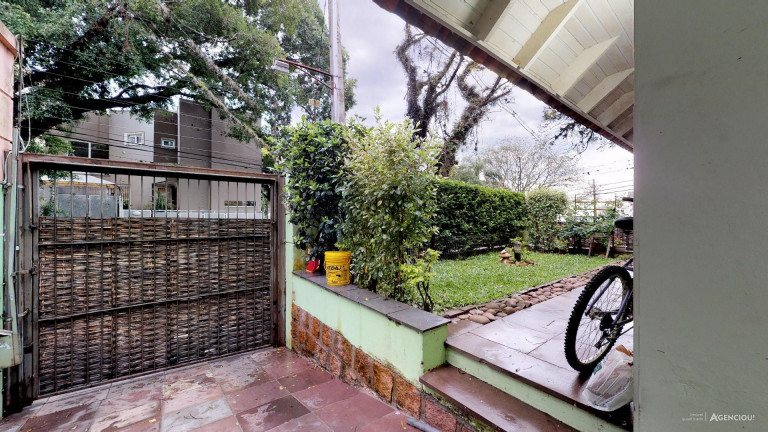 Imagem Sobrado com 3 Quartos à Venda, 221 m² em Tristeza - Porto Alegre Imagem Sobrado com 3 Quartos à Venda, 221 m² em Tristeza - Porto Alegre