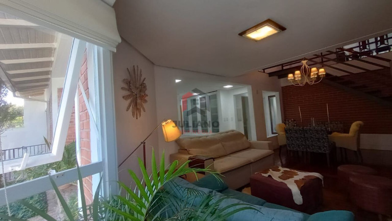 Imagem Casa com 4 Quartos à Venda, 198 m² em Jardim Itu - Porto Alegre Imagem Casa com 4 Quartos à Venda, 198 m² em Jardim Itu - Porto Alegre