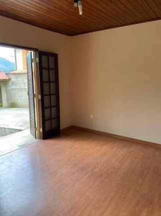 Imagem Casa com 3 Quartos à Venda, 500 m² em Cascatinha - Nova Friburgo Imagem Casa com 3 Quartos à Venda, 500 m² em Cascatinha - Nova Friburgo