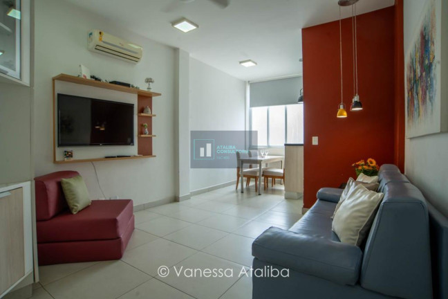 Imagem Imóvel com 1 Quarto à Venda, 46 m² em Ipanema - Rio De Janeiro Imagem Imóvel com 1 Quarto à Venda, 46 m² em Ipanema - Rio De Janeiro