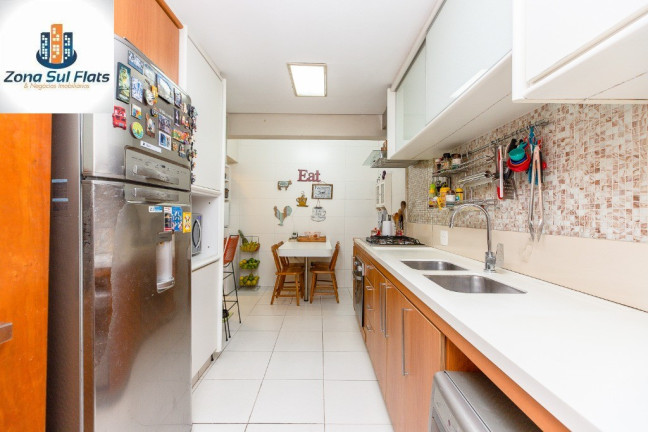 Imagem Casa com 3 Quartos à Venda, 220 m² em Vila Tramontano - São Paulo Imagem Casa com 3 Quartos à Venda, 220 m² em Vila Tramontano - São Paulo