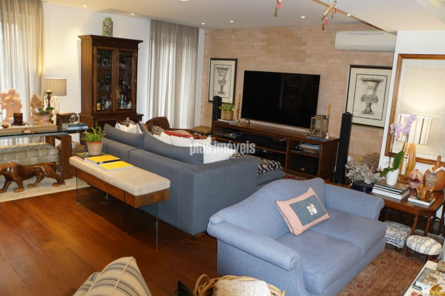 Imagem Casa com 3 Quartos à Venda, 650 m² em Morumbi - São Paulo Imagem Casa com 3 Quartos à Venda, 650 m² em Morumbi - São Paulo