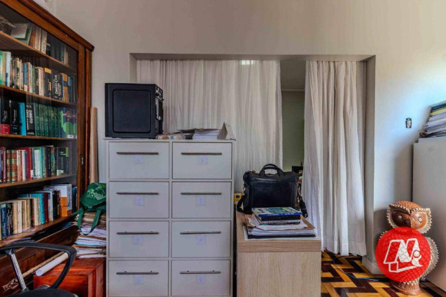 Imagem Casa com 5 Quartos à Venda, 142 m² em Menino Deus - Porto Alegre Imagem Casa com 5 Quartos à Venda, 142 m² em Menino Deus - Porto Alegre