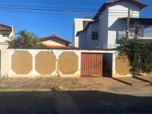 Casa com 3 Quartos à Venda, 186 m² em Augusta Mota - Montes Claros